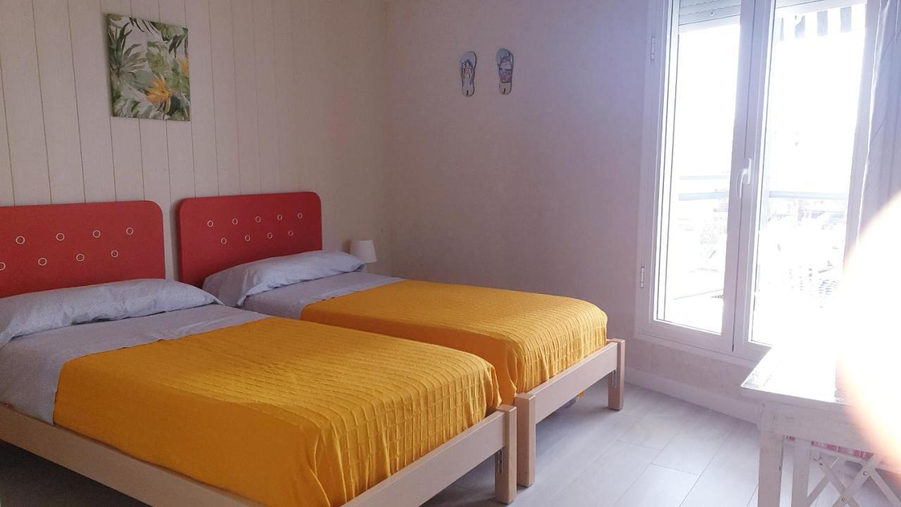 Apartamento playa LLevant mejor zona Salou Exterior foto
